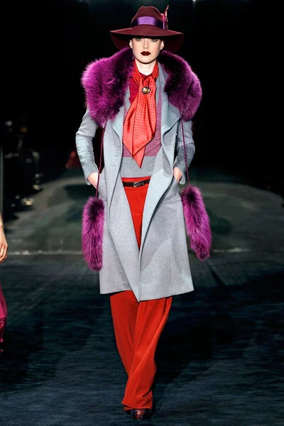 Look 28